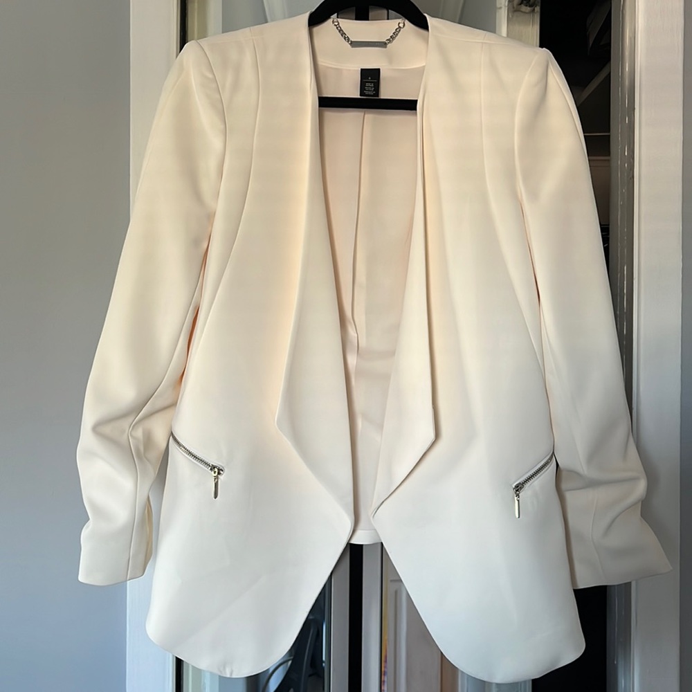NWOT White House Black Market Ivory Blazer. Size 6